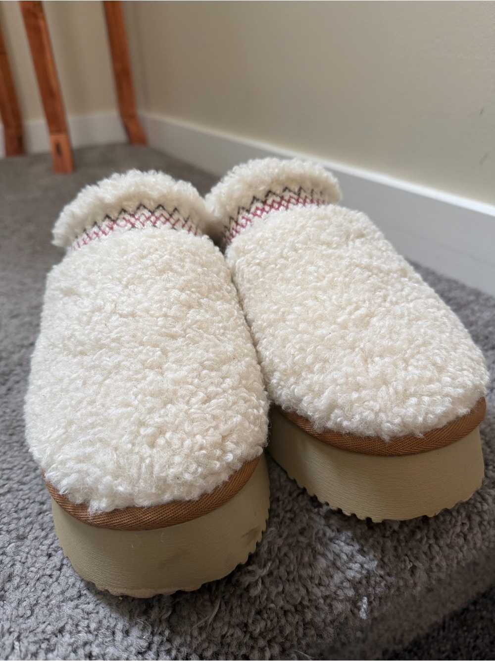 Cream Fleece Slippers EU 41 Like New